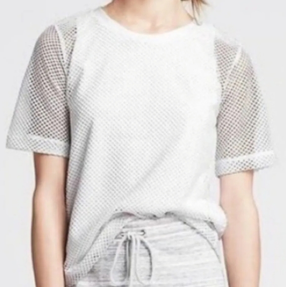Banana Republic White Net Style Overlay Short Sleeve Top - Picture 2 of 15